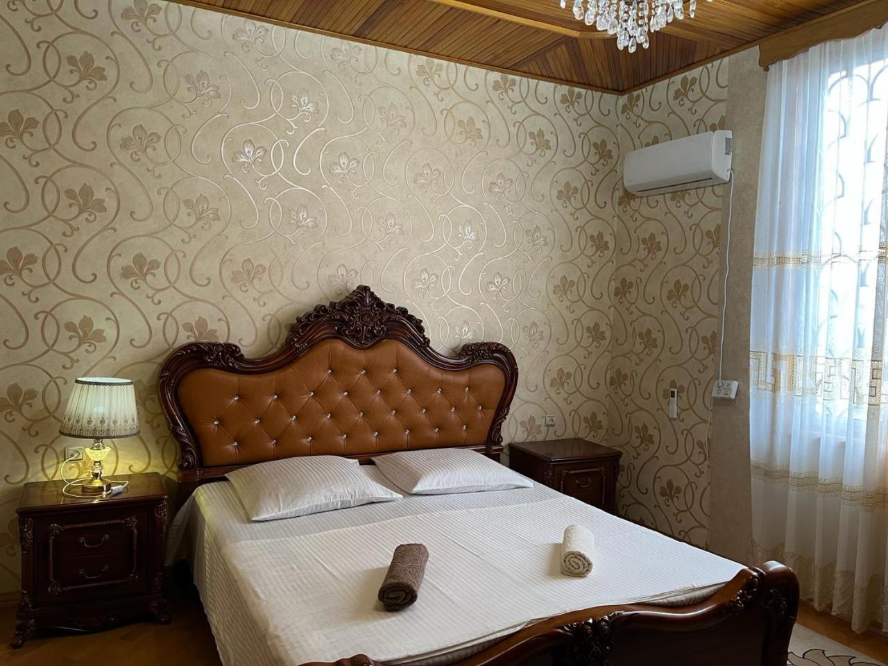 Guest House Levan II Dadiani Зугдиди Екстериор снимка