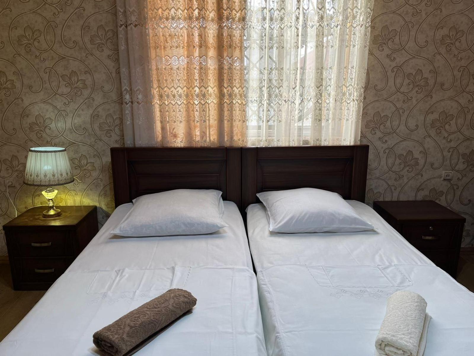 Guest House Levan II Dadiani Зугдиди Екстериор снимка