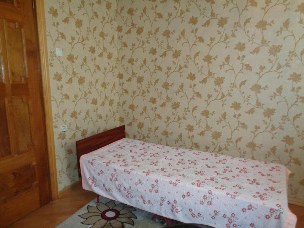 Guest House Levan II Dadiani Зугдиди Екстериор снимка