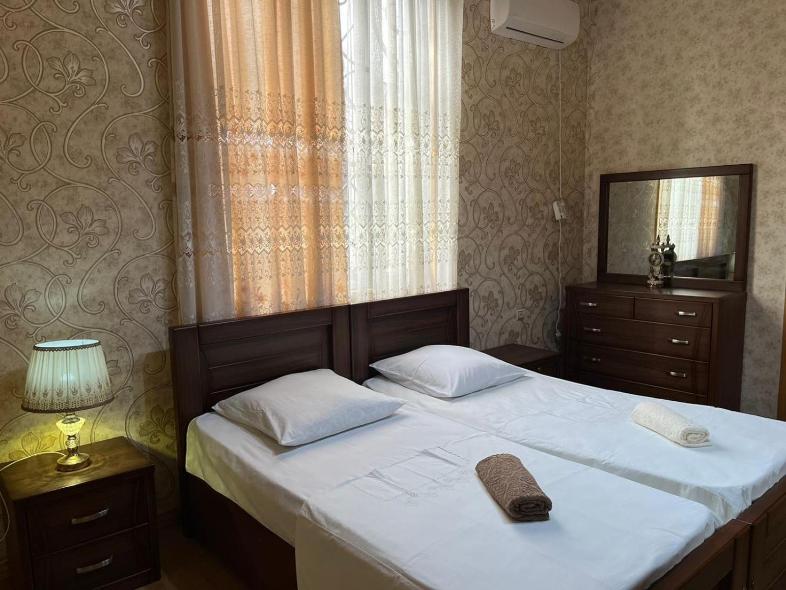 Guest House Levan II Dadiani Зугдиди Екстериор снимка