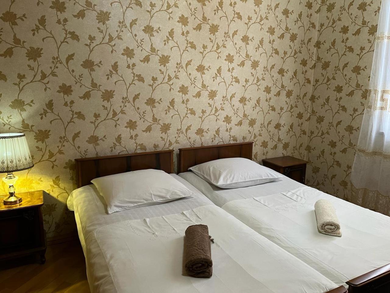 Guest House Levan II Dadiani Зугдиди Екстериор снимка