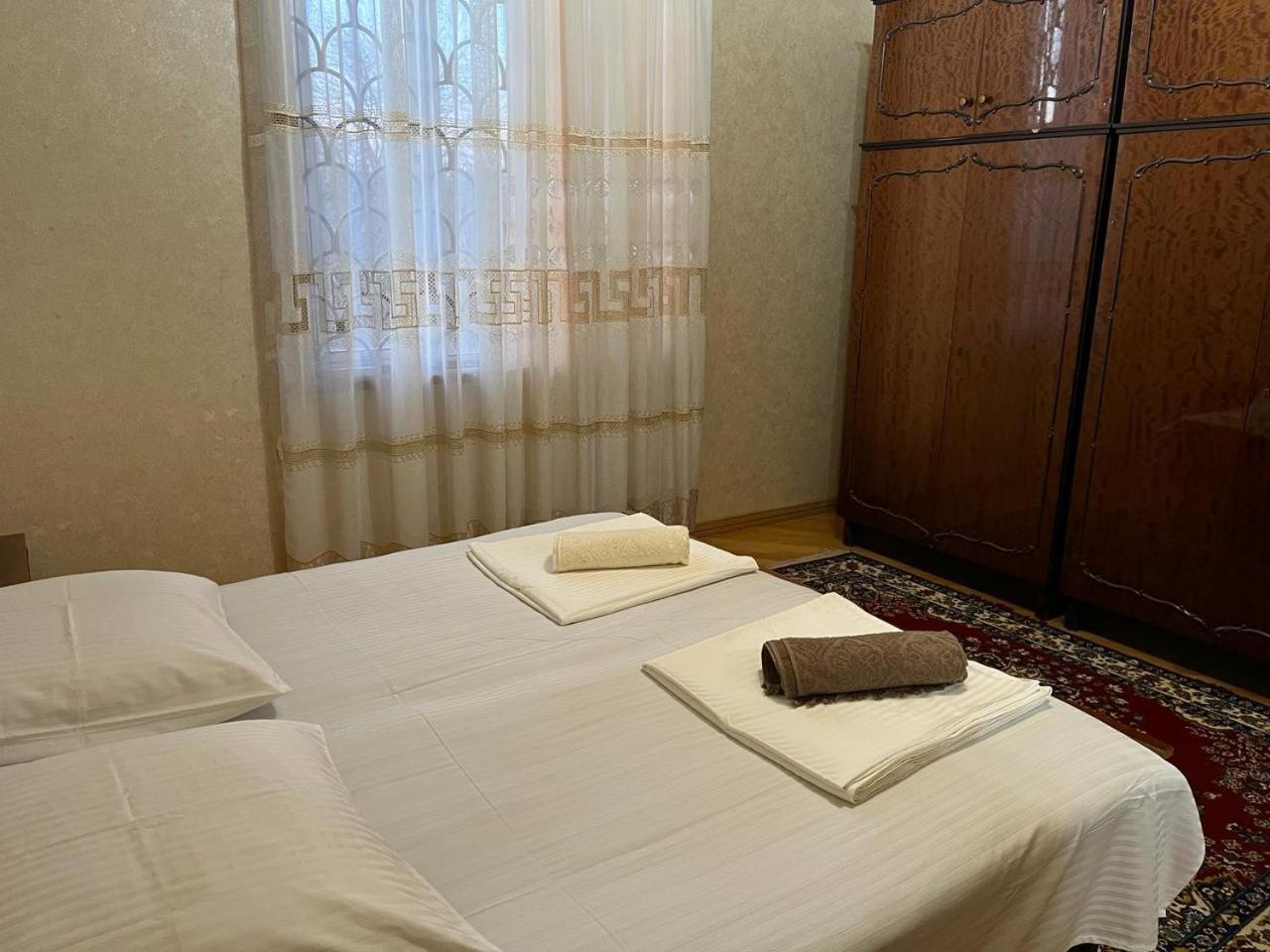 Guest House Levan II Dadiani Зугдиди Екстериор снимка