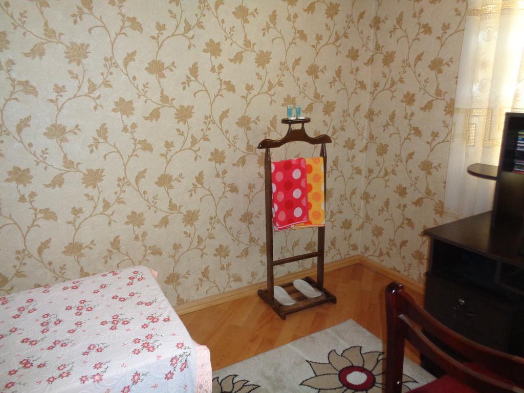 Guest House Levan II Dadiani Зугдиди Екстериор снимка