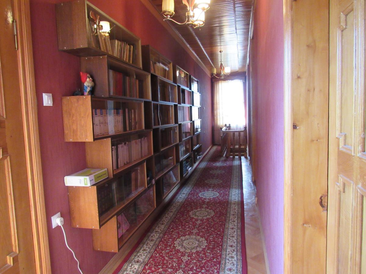 Guest House Levan II Dadiani Зугдиди Екстериор снимка